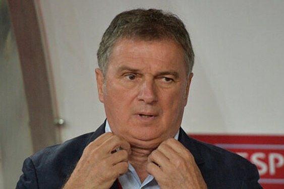 سرمربی اسبق تیم تهرانی از مربیگری صربستان کناره گیری کرد