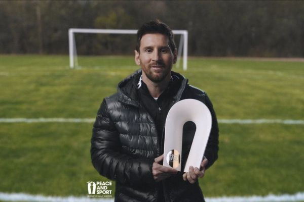  عکس؛ جایزه‌ای که در سال 2020 به لیونل مسی رسید