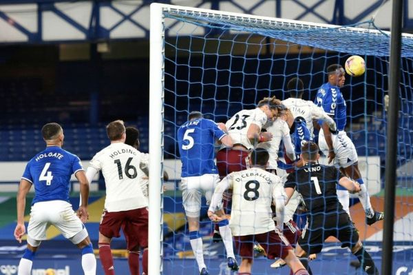 اورتون 2-1 آرسنال؛ آنچلوتی، آرتتا را به پرتگاه نزدیکتر کرد