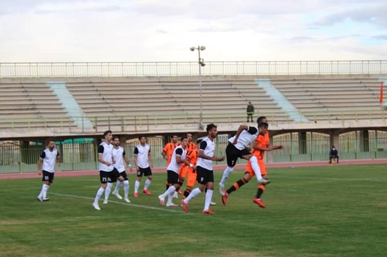  باشگاه مس کرمان ‌ سازمان لیگ با چه توجیهی مجوز برگزاری بازی روی ماسه و خاک به جای چمن را می دهد