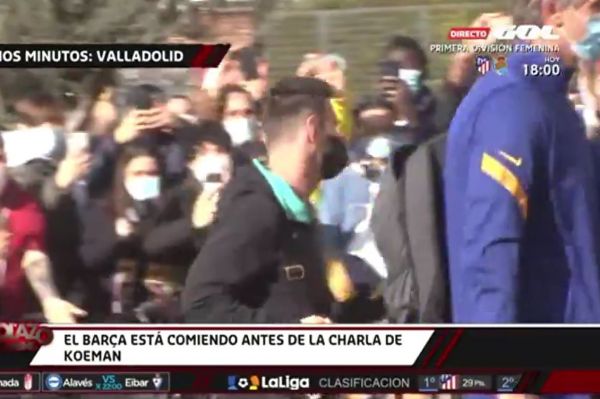 عکس؛ بیتفاوتی مسی به تشویق هواداران و پایین انداختن سرش