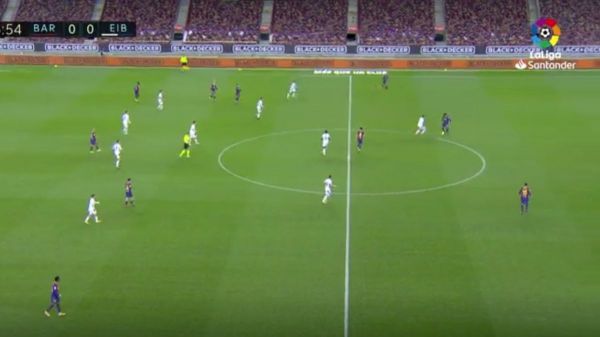 مدافع بارسلونا پس از اشتباه وحشتناک گند زدم