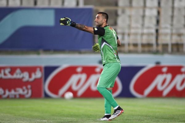 فلاحزاده در خانه میبریم، بیرون امتیاز میگیریم