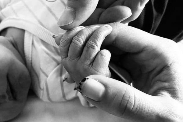 مشخص شدن نام فرزند سوم ایسکو با انتشار تصویر انگشتانش