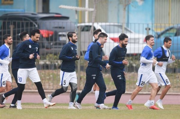  اتفاق عجیب در تمرین استقلال؛ پیک نیک خانوادگی مستندسازان در تمرین استقلال