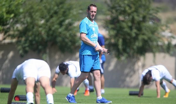 استیو جونز پیشنهاد استقلال را رد کرد