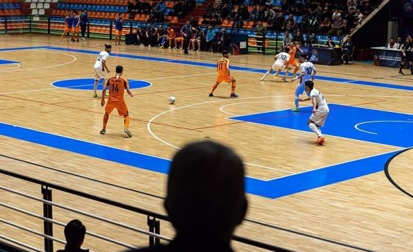 لیگ برتر فوتسال حفاری؛ آخرین میهمان پلیآف شد آذرخش در دقایق پایانی سقوط کرد