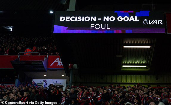  تکنولوژی وار، مانع از برد پرگل لیورپول در نیمه اول