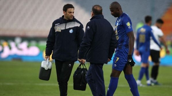  گزارش ویژه  شکاف عمیق بین کادر فنی و پزشکی استقلال، دودش به چشم بازیکنان می رود