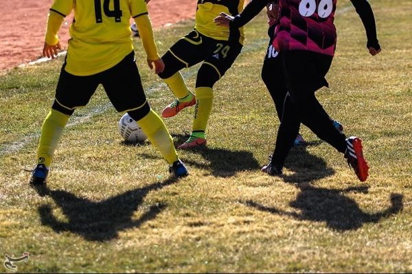 لیگ برتر فوتبال بانوان تعویق و لغو دو مسابقه رقابت مهم در بالای جدول