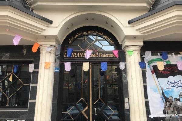 مسئولان فدراسیونِ مستقل به دنبال پول در راهروهای وزارت ورزش