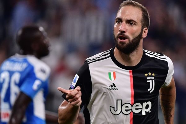  ادامه رفتارهای عجیب؛ ایگواین از قرنطینه گریخت و به آرژانتین رفت