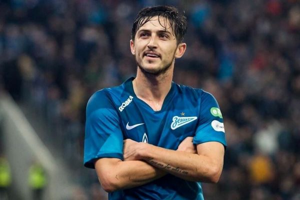  سردار آزمون حقوق دو ماه خود را به زنیت بخشید