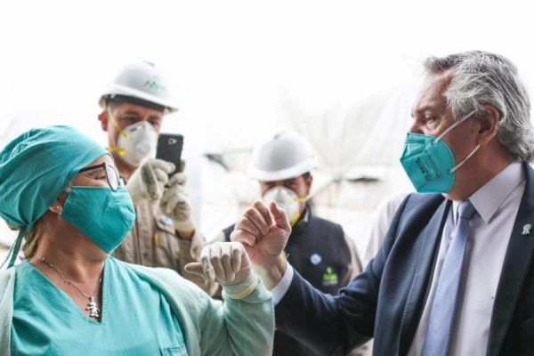  رئیس جمهور آرژانتین  تا زمانی که فوتبال در آرژانتین شروع شود بازی‌های مسی در بارسلونا را ببنید