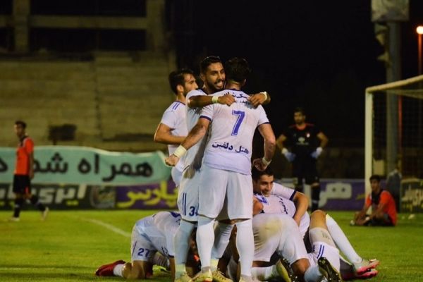 لیگ دسته اول فوتبال پیروزی مدعیان در شب شکست صدرنشین