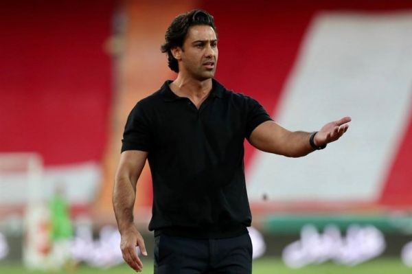 معاون باشگاه استقلال مجیدی سرمربی تیم در آسیا است و از او حمایت میکنیم