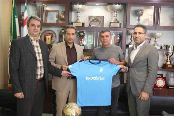  عبدالله ويسي قرارداد خود را با پيكان تمديد كرد