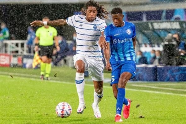 پلیآف لیگ قهرمانان اروپا شکست خانگی خنت در حضور کمرنگ میلاد محمدی