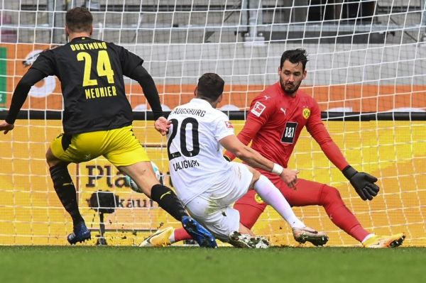 آگزبورگ 2-0 دورتموند؛ زنبورها تار و مار شدند