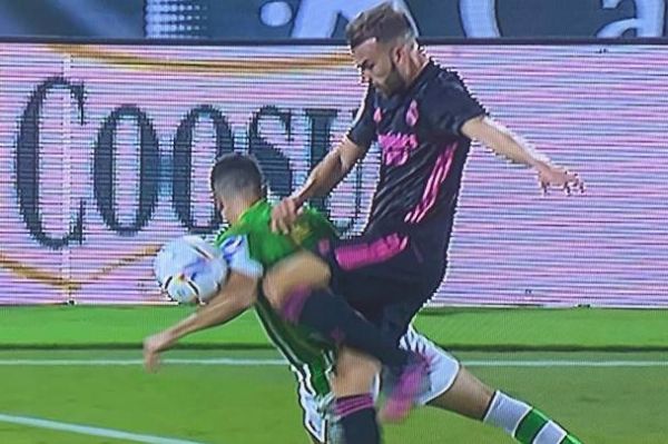 کارشناس داوری هند پنالتی مدافع بتیس مقابل رئال مادرید به درستی گرفته شد