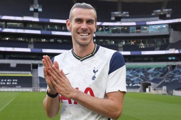  مدیر برنامه بیل  او جز بهترین‌هاست و تاتنهام را مدعی قهرمانی می‌کند