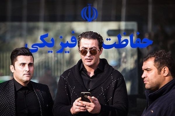 برومند همه میدانند فکری چقدر به استقلال تعصب دارد