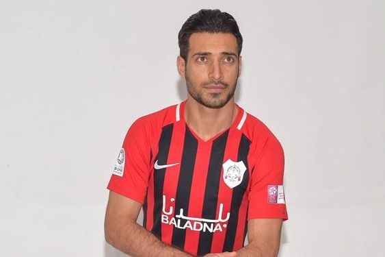 شجاع آقای کامبیز دیرباز، شما یک نفر درباره من حرف نزن