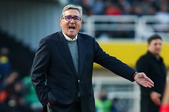 دستیاران برانکو چقدر پاداش از پرسپولیس میخواهند ایوانکوویچ برای مالیات با فیفا مکاتبه میکند