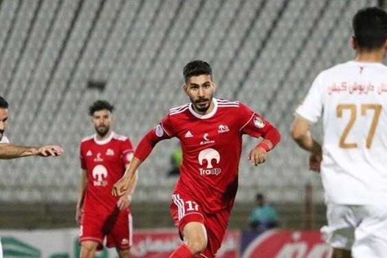  وکیل باشگاه تراکتور  شکاری بازیکن ما است و حق تمرین و مذاکره با گل گهر را ندارد