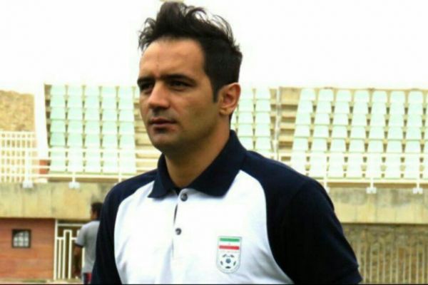 جمشیدیان در گفت و گو با فوتبالی دربی به نوعی جنگ دستکشها است بحرانی ترین پرسپولیس در چند فصل اخیر را داریم