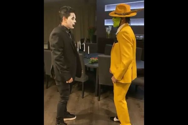 عکس؛ تیپ عجیب نیمار با ماسک سبز و کتوشلوار زرد