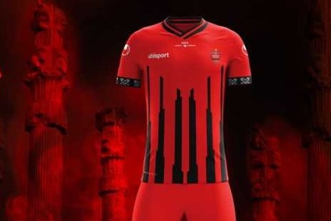 چه طرحهایی در پیراهن پرسپولیس برای دربی به کار رفته است