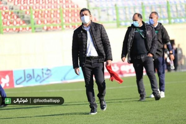  حمله شدید هواداران نساجی به سرمربی‌شان  فاضلی جان سالم به در برد