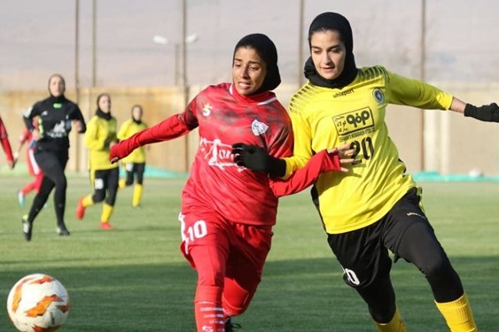  لیگ برتر فوتبال بانوان  برگزاری دربی اصفهان و میهمانی سیرجانی‌ها در ایلام