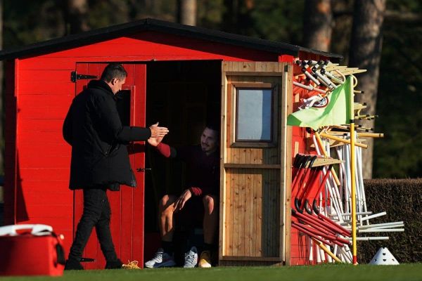  عکس؛ دیدار زلاتان و مالدینی در کلبه‌ای جالب سر تمرین میلان