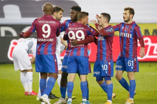 سوپرلیگ ترکیه پیروزی خانگی ترابزوناسپور مجید حسینی آسیب دید