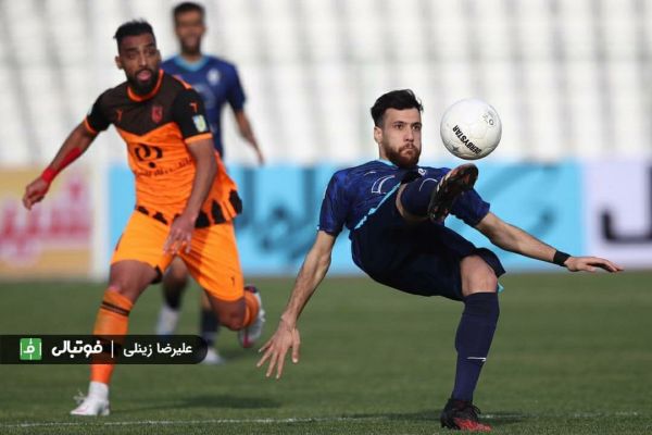 حاشیه دیدار پیکان و مس رفسنجان حضور سرمربی تیم ملی در ورزشگاه