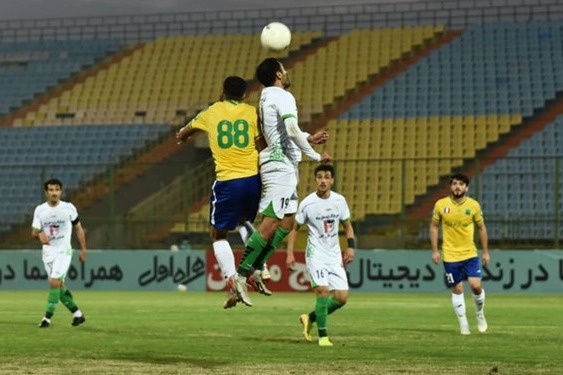 حاشیه بازی ذوبآهن و نفتمسجدسلیمان اعتراض شدید ذوبآهن به گل مردود شده