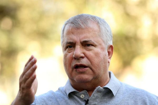  علی پروین  امیدوارم میناوند هرچه زودتر خوب شود