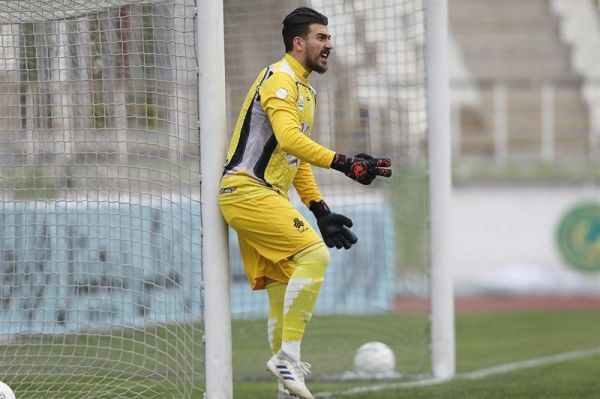 اکبرمنادی پرافتخارترین تیم ایران را شکست دادیم