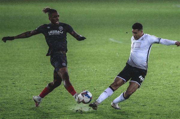 چمپیونشیپ انگلیس تساوی برنتفورد در خانه سوانسی