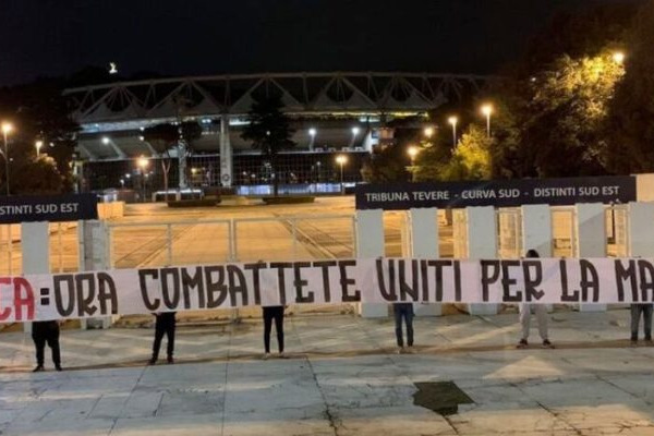 انتقاد هواداران رم از کاپیتان و سرمربی بس کنید و برای پیراهن تیم بجنگید