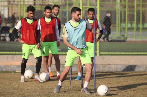 گزارش تمرین شهرخودرو تمرین شاگردان رحمتی با چاشنی تولد سرمربی و دعا برای سلامتی انصاریان عکس