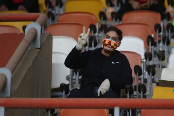 آذری به میزبانی لیگ قهرمانان خوشبین نیستم