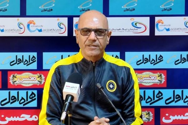 مرزبان علی یک فوتبالیست بود و زندگی مثل یک توپ فوتبال است