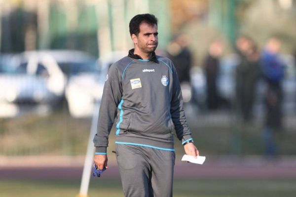 مصطفوی چرا یک بار مشکل زمین تمرین استقلال را حل نمیکنید