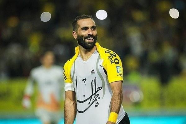  استقلال قید هافبک سپاهان را می‌زند