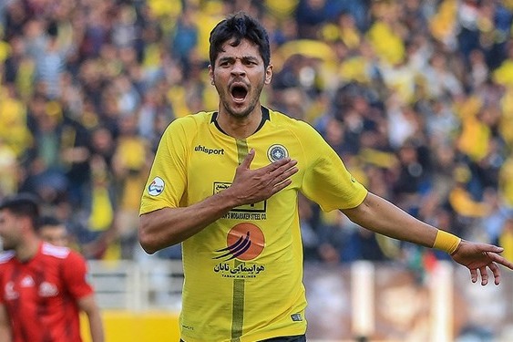 جریمه نقدی کمیته انضباطی برای مهاجم سپاهان و مربی ذوبآهن