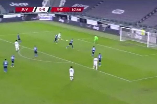 عکس؛ مهار دیدنی تک به تک رونالدو توسط هندانوویچ