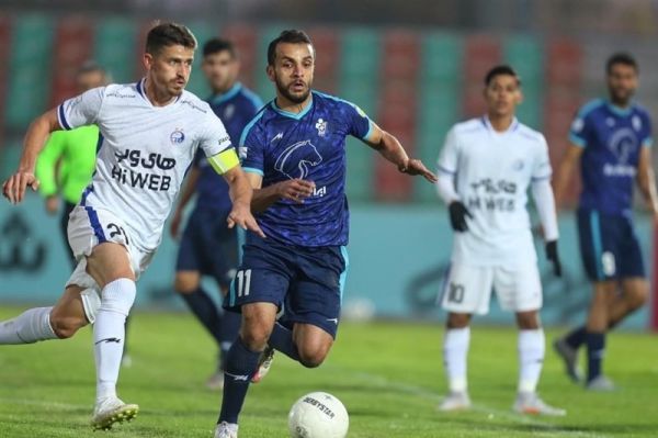 پورامینی در گفت و گو با فوتبالی فکر نمی کنم اوت دستی مشکلی داشته باشد